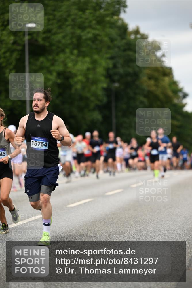 29.06.2025 - hella hamburg halbmarathon Dr. Thomas Lammeyer http://msf.ph/oto/8431297 29.06.2025 10:52:13 Kennedybrücke 1045, 1073, 1430, 1434, 1523, 1618, 2148, 2163, 2195, 2320, 2407, 2418, 2491, 2882, 2994, 3468, 3679, 4037, 4239, 4588, 4974, 5796, 6255, 6256, 6879, 7240, 8105, 8158, 8270, 9018, 9356, 10075, 10658, 10777, 10903, 11351 meine-sportfotos.de