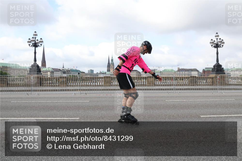 29.06.2025 - hella hamburg halbmarathon Lena Gebhardt http://msf.ph/oto/8431299 29.06.2025 09:00:27 Lombardsbrücke 29, 81 meine-sportfotos.de