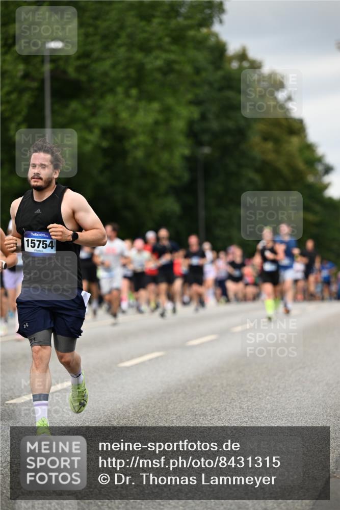 29.06.2025 - hella hamburg halbmarathon Dr. Thomas Lammeyer http://msf.ph/oto/8431315 29.06.2025 10:52:13 Kennedybrücke 1045, 1073, 1430, 1434, 1523, 1618, 2148, 2163, 2195, 2320, 2407, 2418, 2491, 2882, 2994, 3468, 3679, 4037, 4239, 4588, 4974, 5796, 6255, 6256, 6879, 7240, 8105, 8158, 8270, 9018, 9356, 10075, 10658, 10777, 10903, 11351 meine-sportfotos.de