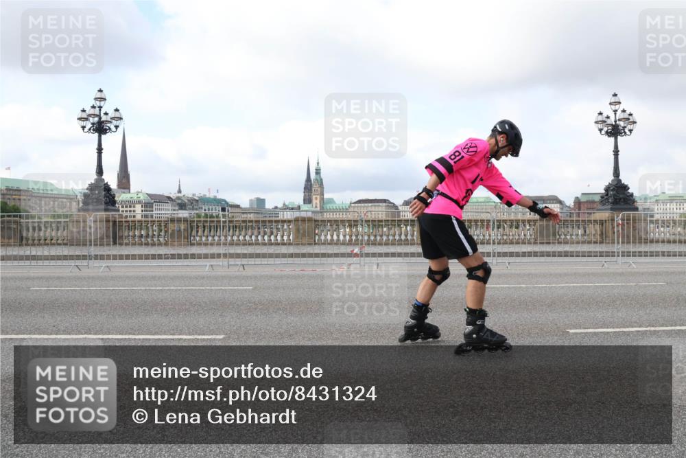29.06.2025 - hella hamburg halbmarathon Lena Gebhardt http://msf.ph/oto/8431324 29.06.2025 09:00:27 Lombardsbrücke  meine-sportfotos.de