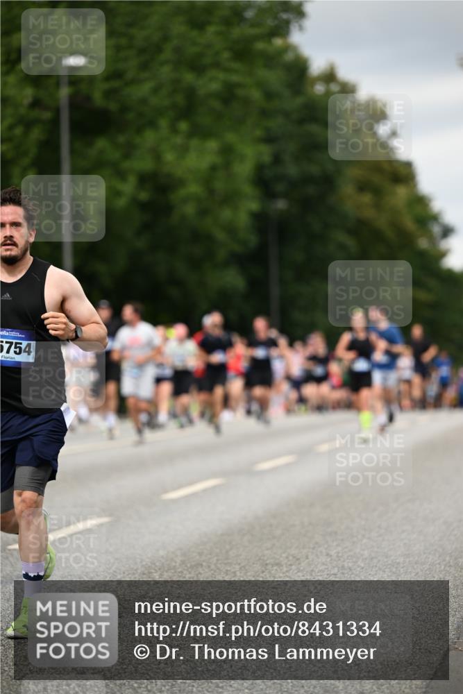 29.06.2025 - hella hamburg halbmarathon Dr. Thomas Lammeyer http://msf.ph/oto/8431334 29.06.2025 10:52:14 Kennedybrücke 1045, 1073, 1430, 1434, 1523, 2148, 2163, 2195, 2320, 2407, 2418, 2491, 2882, 2994, 3468, 3679, 4037, 4239, 4588, 4974, 5796, 6255, 6256, 6879, 8105, 8158, 8270, 9018, 9356, 10075, 10658, 10777, 10903, 10991, 11351 meine-sportfotos.de