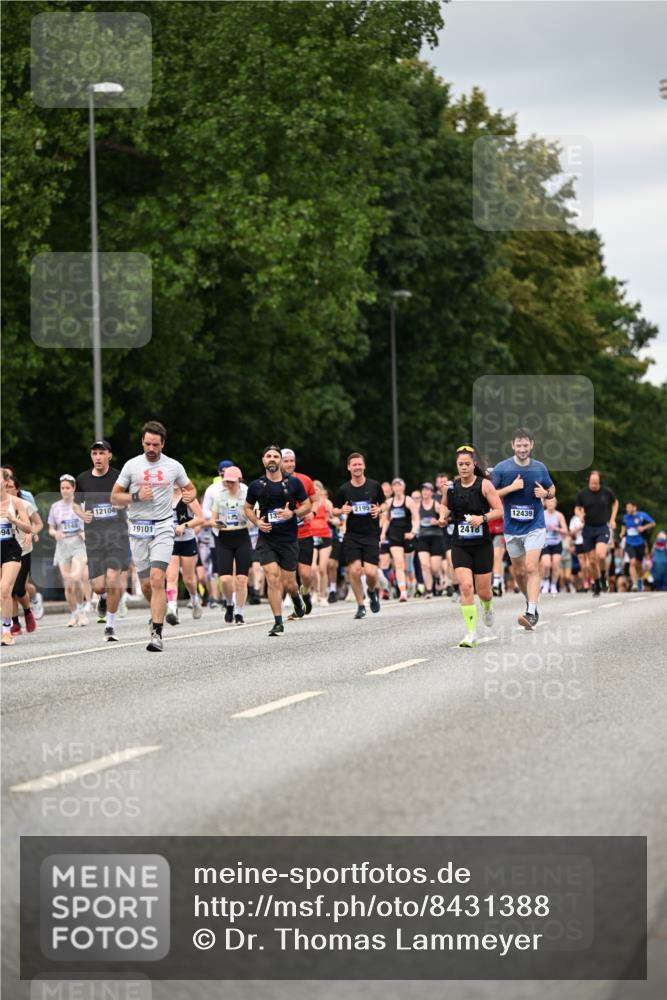 29.06.2025 - hella hamburg halbmarathon Dr. Thomas Lammeyer http://msf.ph/oto/8431388 29.06.2025 10:52:15 Kennedybrücke 1045, 1073, 1430, 1434, 1523, 2148, 2163, 2195, 2320, 2407, 2418, 2491, 2882, 2994, 3468, 3504, 3679, 4037, 4239, 4588, 4974, 5796, 6255, 6256, 6879, 8105, 8158, 8270, 8948, 9018, 9356, 10075, 10658, 10777, 10903, 10991, 11351 meine-sportfotos.de