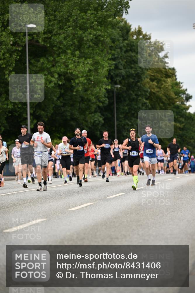 29.06.2025 - hella hamburg halbmarathon Dr. Thomas Lammeyer http://msf.ph/oto/8431406 29.06.2025 10:52:15 Kennedybrücke 1045, 1073, 1430, 1434, 1523, 2148, 2163, 2195, 2320, 2407, 2418, 2491, 2882, 2994, 3468, 3504, 3679, 4037, 4239, 4588, 4974, 5796, 6255, 6256, 6879, 8105, 8158, 8270, 8948, 9018, 9356, 10075, 10658, 10777, 10903, 10991, 11351 meine-sportfotos.de