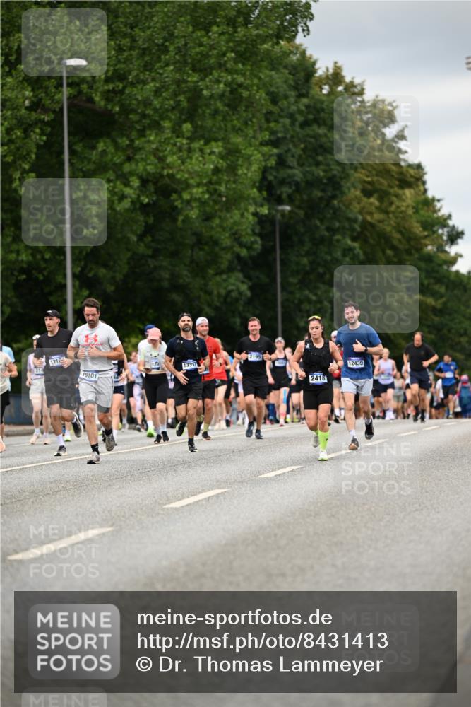 29.06.2025 - hella hamburg halbmarathon Dr. Thomas Lammeyer http://msf.ph/oto/8431413 29.06.2025 10:52:15 Kennedybrücke 1045, 1073, 1430, 1434, 1523, 2148, 2163, 2195, 2320, 2407, 2418, 2491, 2882, 2994, 3468, 3504, 3679, 4037, 4239, 4588, 4974, 5796, 6255, 6256, 6879, 8105, 8158, 8270, 8948, 9018, 9356, 10075, 10658, 10777, 10903, 10991, 11351 meine-sportfotos.de