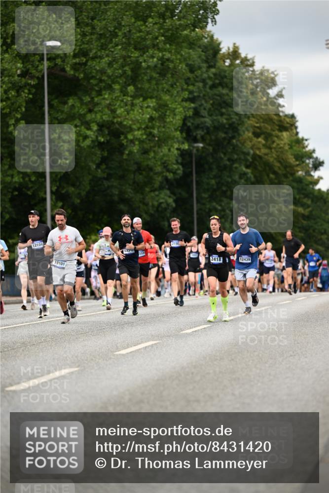 29.06.2025 - hella hamburg halbmarathon Dr. Thomas Lammeyer http://msf.ph/oto/8431420 29.06.2025 10:52:15 Kennedybrücke 1045, 1073, 1430, 1434, 1523, 2148, 2163, 2195, 2320, 2407, 2418, 2491, 2882, 2994, 3468, 3504, 3679, 4037, 4239, 4588, 4974, 5796, 6255, 6256, 6879, 8105, 8158, 8270, 8948, 9018, 9356, 10075, 10658, 10777, 10903, 10991, 11351 meine-sportfotos.de