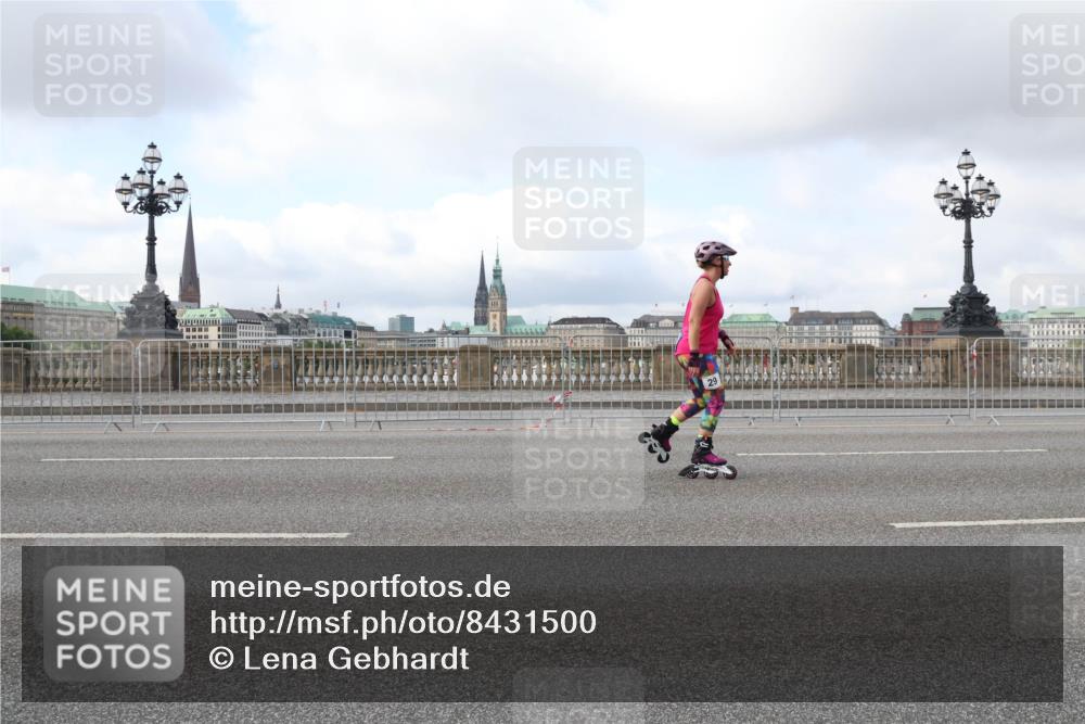 29.06.2025 - hella hamburg halbmarathon Lena Gebhardt http://msf.ph/oto/8431500 29.06.2025 09:00:28 Lombardsbrücke  meine-sportfotos.de