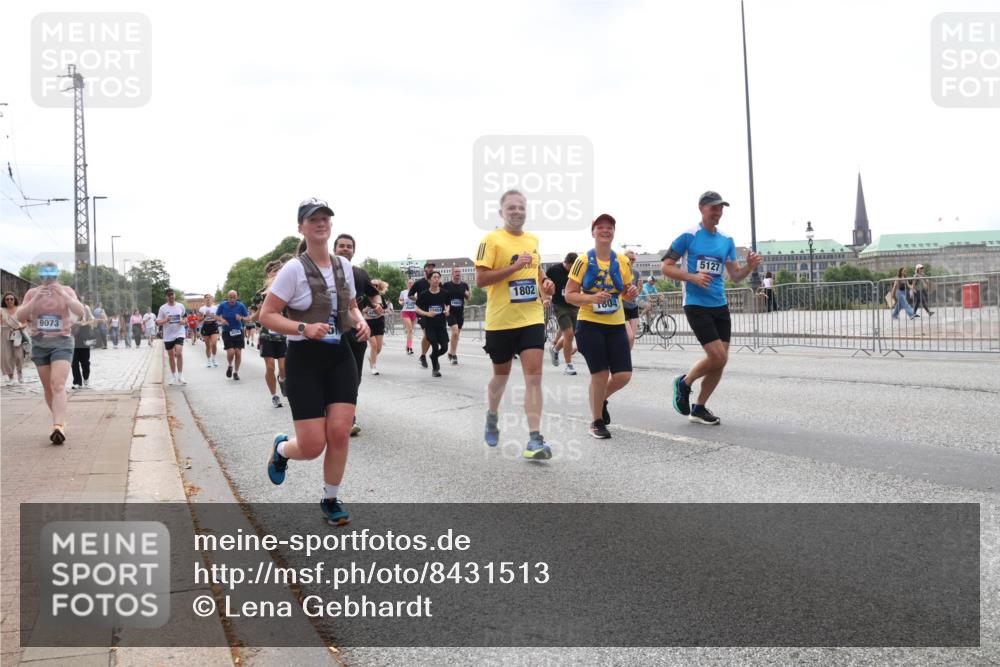29.06.2025 - hella hamburg halbmarathon Lena Gebhardt http://msf.ph/oto/8431513 29.06.2025 10:44:13 Lombardsbrücke 9073, 1802, 804, 5127, 1026, 1095, 1306, 1345, 1459, 1519, 1802, 1804, 2073, 2186, 2343, 2610, 2692, 2733, 3065, 3288, 3596, 3597, 4496, 4627, 4636, 4898, 5001, 5127, 5293, 5647, 5649, 5730, 5731, 5890, 5902, 5905, 6002, 6036, 6334, 6895, 7216, 7326, 7489, 7610, 7818, 7842, 8058, 8272, 8591, 8763, 8870, 8957, 9073, 9510, 9704, 9879, 10223, 10303, 10304, 11825, 11955, 12322, 12409, 12803, 12995, 13262, 13330, 13390, 13906, 14091, 14123, 14654 meine-sportfotos.de