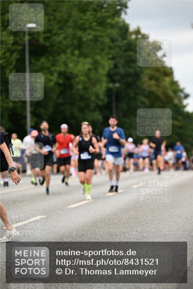29.06.2025 - hella hamburg halbmarathon Dr. Thomas Lammeyer http://msf.ph/oto/8431521 29.06.2025 10:52:18 Kennedybrücke 1045, 1430, 1434, 1523, 1645, 2148, 2163, 2195, 2407, 2418, 2882, 2994, 3468, 3504, 3679, 3933, 4037, 4239, 4588, 4974, 5796, 5886, 6255, 6256, 6879, 7412, 8270, 8310, 8948, 9018, 9356, 10075, 10658, 10777, 10903, 10991, 11351 meine-sportfotos.de