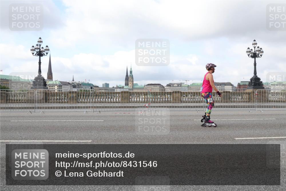 29.06.2025 - hella hamburg halbmarathon Lena Gebhardt http://msf.ph/oto/8431546 29.06.2025 09:00:28 Lombardsbrücke  meine-sportfotos.de