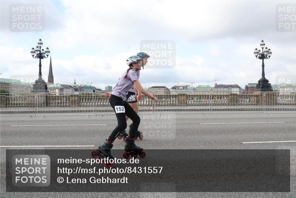 29.06.2025 - hella hamburg halbmarathon Lena Gebhardt http://msf.ph/oto/8431557 29.06.2025 09:00:30 Lombardsbrücke 152 meine-sportfotos.de