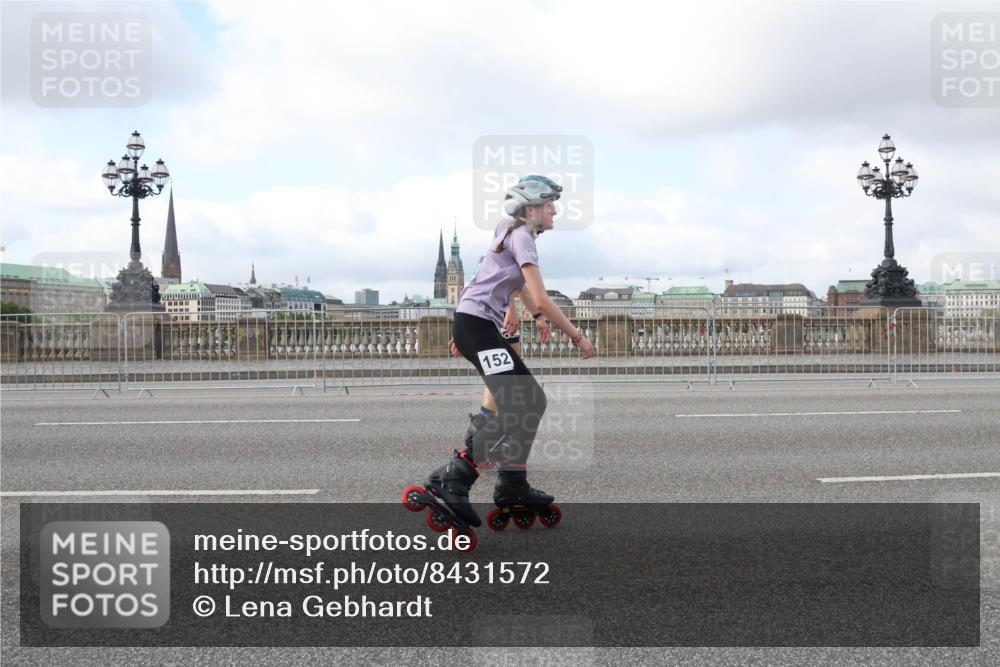 29.06.2025 - hella hamburg halbmarathon Lena Gebhardt http://msf.ph/oto/8431572 29.06.2025 09:00:30 Lombardsbrücke 152 meine-sportfotos.de