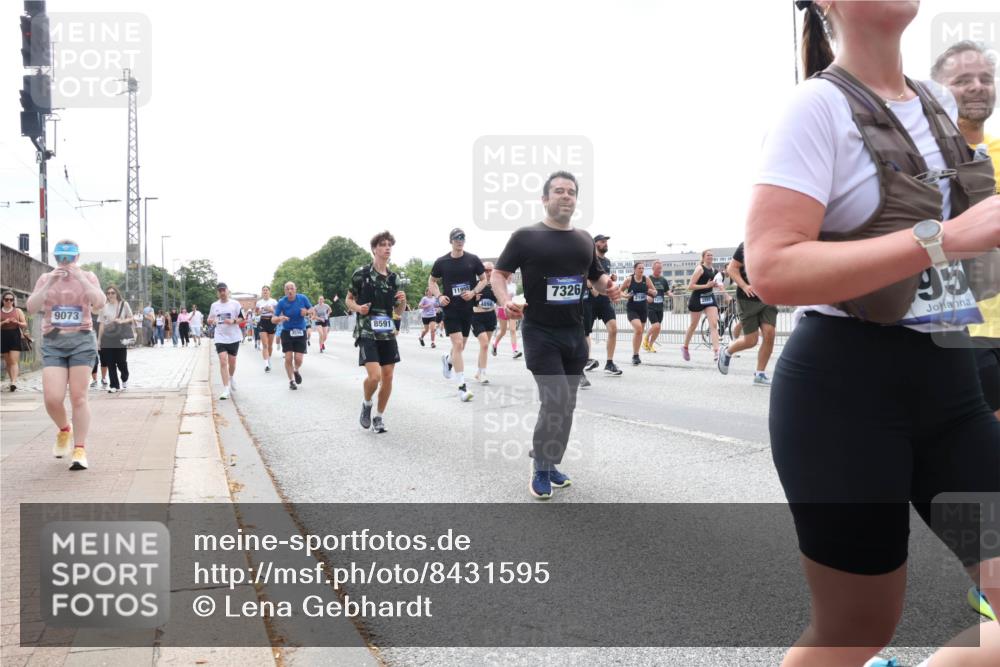 29.06.2025 - hella hamburg halbmarathon Lena Gebhardt http://msf.ph/oto/8431595 29.06.2025 10:44:15 Lombardsbrücke 9073, 3596, 8591, 7326, 95, 1026, 1095, 1306, 1345, 1459, 1519, 1802, 1804, 2073, 2186, 2343, 2610, 2692, 3065, 3288, 3506, 3596, 3597, 4496, 4627, 4636, 4898, 5001, 5127, 5293, 5647, 5649, 5730, 5731, 5890, 5902, 5905, 6002, 6036, 6334, 6895, 7216, 7326, 7610, 7818, 7842, 8058, 8272, 8591, 8763, 8870, 8957, 9073, 9510, 9704, 9879, 10223, 10303, 10304, 10416, 11825, 11955, 12322, 12409, 12803, 12995, 13262, 13288, 13330, 13390, 13906, 14091, 14123, 14654 meine-sportfotos.de
