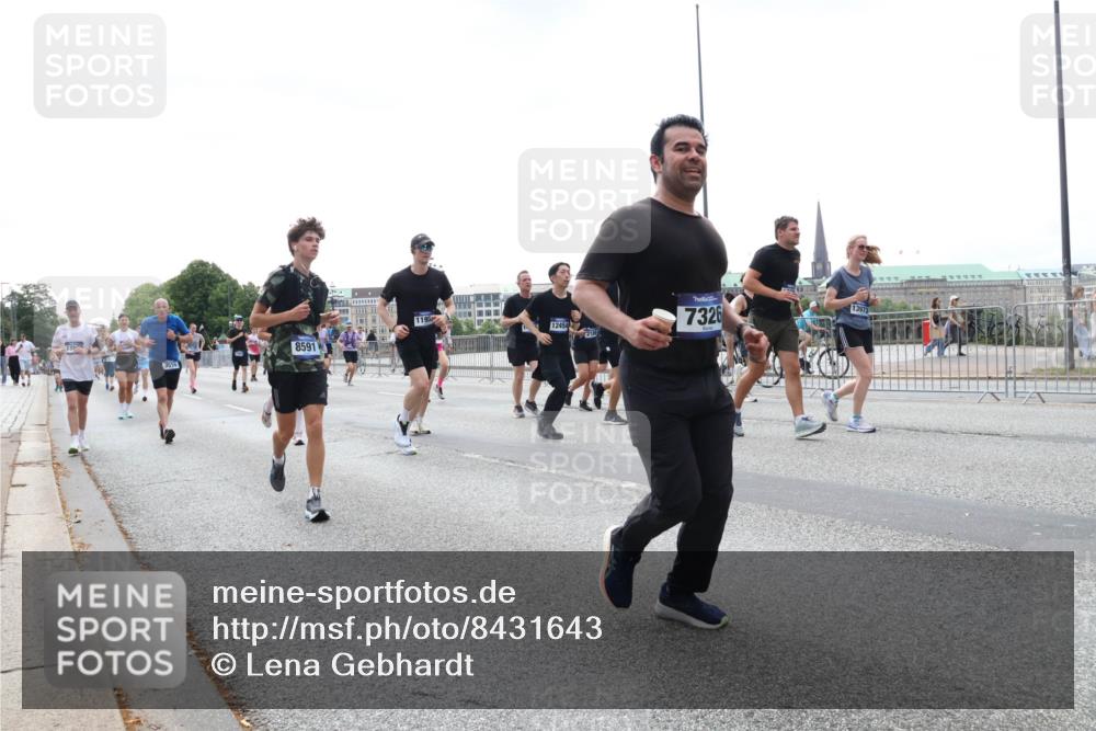 29.06.2025 - hella hamburg halbmarathon Lena Gebhardt http://msf.ph/oto/8431643 29.06.2025 10:44:15 Lombardsbrücke 1195, 12454, 13, 8591, 2186, 7326, 13973, 1026, 1095, 1306, 1345, 1459, 1519, 1802, 1804, 2073, 2186, 2343, 2610, 2692, 3065, 3288, 3506, 3596, 3597, 4496, 4627, 4636, 4898, 5001, 5127, 5293, 5647, 5649, 5730, 5731, 5890, 5902, 5905, 6002, 6036, 6334, 6895, 7216, 7326, 7610, 7818, 7842, 8058, 8272, 8591, 8763, 8870, 8957, 9073, 9510, 9704, 9879, 10223, 10303, 10304, 10416, 11825, 11955, 12322, 12409, 12803, 12995, 13262, 13288, 13330, 13390, 13906, 14091, 14123, 14654 meine-sportfotos.de