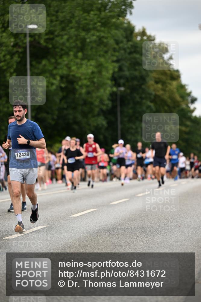29.06.2025 - hella hamburg halbmarathon Dr. Thomas Lammeyer http://msf.ph/oto/8431672 29.06.2025 10:52:21 Kennedybrücke 1045, 1430, 1434, 1523, 1645, 2148, 2163, 2195, 2407, 2418, 2882, 2994, 3468, 3504, 3679, 3933, 4037, 4239, 4588, 4974, 5796, 5886, 6255, 6256, 6879, 7412, 8270, 8310, 8948, 9018, 9356, 9696, 10075, 10658, 10777, 10991, 11351 meine-sportfotos.de