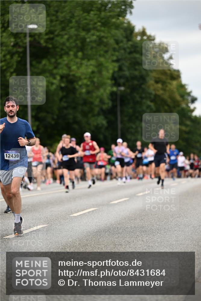 29.06.2025 - hella hamburg halbmarathon Dr. Thomas Lammeyer http://msf.ph/oto/8431684 29.06.2025 10:52:22 Kennedybrücke 1045, 1430, 1434, 1523, 1645, 2148, 2163, 2195, 2407, 2418, 2882, 2994, 3468, 3504, 3933, 4037, 4588, 4974, 5796, 5886, 6255, 6256, 6879, 7412, 7970, 8310, 8948, 9018, 9356, 9696, 10075, 10777, 10991, 11351 meine-sportfotos.de