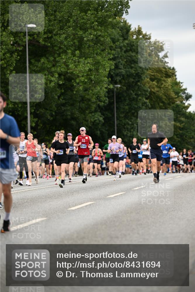 29.06.2025 - hella hamburg halbmarathon Dr. Thomas Lammeyer http://msf.ph/oto/8431694 29.06.2025 10:52:22 Kennedybrücke 1045, 1430, 1434, 1523, 1645, 2148, 2163, 2195, 2407, 2418, 2882, 2994, 3468, 3504, 3933, 4037, 4588, 4974, 5796, 5886, 6255, 6256, 6879, 7412, 7970, 8310, 8948, 9018, 9356, 9696, 10075, 10777, 10991, 11351 meine-sportfotos.de
