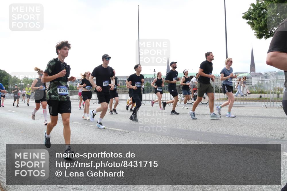 29.06.2025 - hella hamburg halbmarathon Lena Gebhardt http://msf.ph/oto/8431715 29.06.2025 10:44:16 Lombardsbrücke 8591, 4898, 11955, 12454, 2692, 1026, 1095, 1306, 1345, 1459, 1519, 1802, 1804, 2073, 2186, 2343, 2610, 2692, 3065, 3288, 3506, 3596, 3597, 4496, 4627, 4636, 4898, 5001, 5127, 5293, 5647, 5649, 5730, 5731, 5890, 5902, 5905, 6002, 6036, 6895, 7216, 7326, 7610, 7818, 7842, 8272, 8591, 8763, 8870, 8957, 9073, 9510, 9704, 9879, 10006, 10223, 10303, 10304, 10416, 11825, 11955, 12322, 12409, 12803, 12995, 13262, 13288, 13330, 13390, 13906, 14091, 14123, 14654, 14971 meine-sportfotos.de