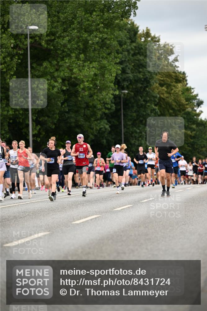 29.06.2025 - hella hamburg halbmarathon Dr. Thomas Lammeyer http://msf.ph/oto/8431724 29.06.2025 10:52:23 Kennedybrücke 1045, 1246, 1430, 1434, 1639, 1645, 2148, 2163, 2195, 2407, 2418, 2627, 2882, 2994, 3468, 3504, 3933, 4037, 4588, 4974, 5886, 6255, 6256, 6879, 7412, 7970, 8310, 8948, 9018, 9356, 9696, 10075, 10777, 10991, 11351 meine-sportfotos.de