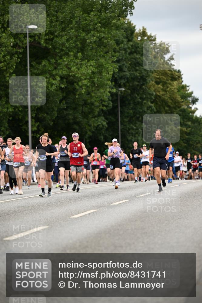 29.06.2025 - hella hamburg halbmarathon Dr. Thomas Lammeyer http://msf.ph/oto/8431741 29.06.2025 10:52:23 Kennedybrücke 1045, 1246, 1430, 1434, 1639, 1645, 2148, 2163, 2195, 2407, 2418, 2627, 2882, 2994, 3468, 3504, 3933, 4037, 4588, 4974, 5886, 6255, 6256, 6879, 7412, 7970, 8310, 8948, 9018, 9356, 9696, 10075, 10777, 10991, 11351 meine-sportfotos.de