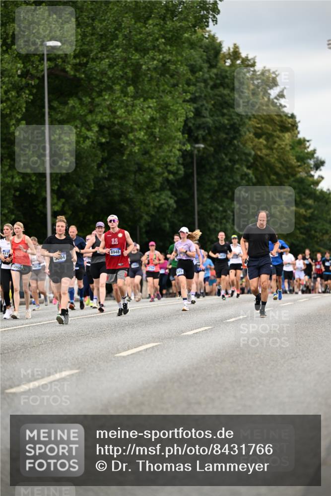 29.06.2025 - hella hamburg halbmarathon Dr. Thomas Lammeyer http://msf.ph/oto/8431766 29.06.2025 10:52:23 Kennedybrücke 1045, 1246, 1430, 1434, 1639, 1645, 2148, 2163, 2195, 2407, 2418, 2627, 2882, 2994, 3468, 3504, 3933, 4037, 4588, 4974, 5886, 6255, 6256, 6879, 7412, 7970, 8310, 8948, 9018, 9356, 9696, 10075, 10777, 10991, 11351 meine-sportfotos.de