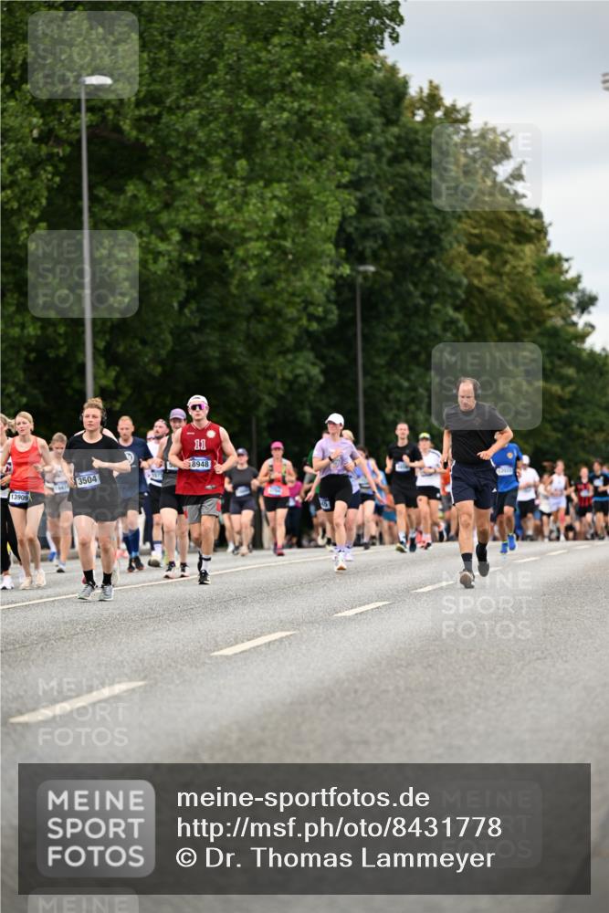 29.06.2025 - hella hamburg halbmarathon Dr. Thomas Lammeyer http://msf.ph/oto/8431778 29.06.2025 10:52:24 Kennedybrücke 1045, 1246, 1434, 1639, 1645, 2148, 2163, 2195, 2407, 2418, 2627, 2882, 2994, 3468, 3504, 3933, 4037, 4588, 4856, 4974, 5886, 6255, 6256, 6879, 7412, 7970, 8310, 8948, 9018, 9356, 9696, 10075, 10777, 10991, 11351 meine-sportfotos.de