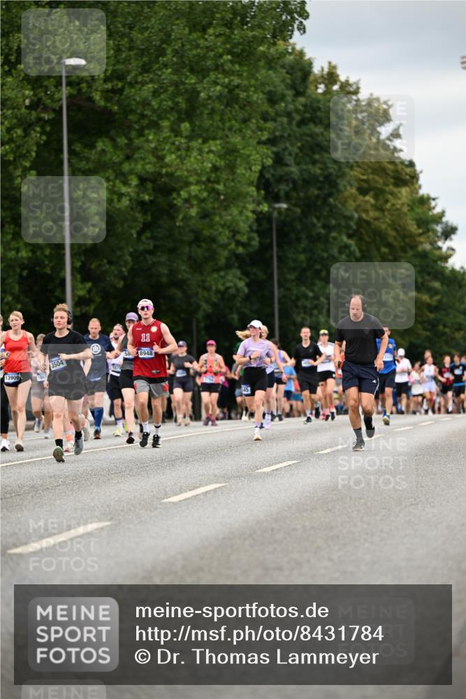 29.06.2025 - hella hamburg halbmarathon Dr. Thomas Lammeyer http://msf.ph/oto/8431784 29.06.2025 10:52:24 Kennedybrücke 1045, 1246, 1434, 1639, 1645, 2148, 2163, 2195, 2407, 2418, 2627, 2882, 2994, 3468, 3504, 3933, 4037, 4588, 4856, 4974, 5886, 6255, 6256, 6879, 7412, 7970, 8310, 8948, 9018, 9356, 9696, 10075, 10777, 10991, 11351 meine-sportfotos.de