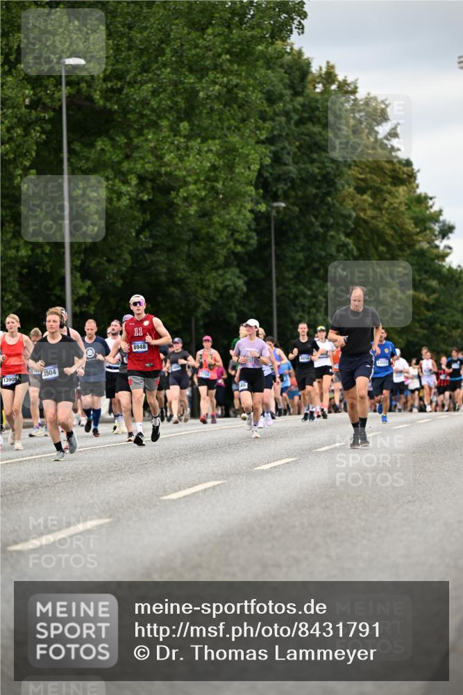 29.06.2025 - hella hamburg halbmarathon Dr. Thomas Lammeyer http://msf.ph/oto/8431791 29.06.2025 10:52:24 Kennedybrücke 1045, 1246, 1434, 1639, 1645, 2148, 2163, 2195, 2407, 2418, 2627, 2882, 2994, 3468, 3504, 3933, 4037, 4588, 4856, 4974, 5886, 6255, 6256, 6879, 7412, 7970, 8310, 8948, 9018, 9356, 9696, 10075, 10777, 10991, 11351 meine-sportfotos.de