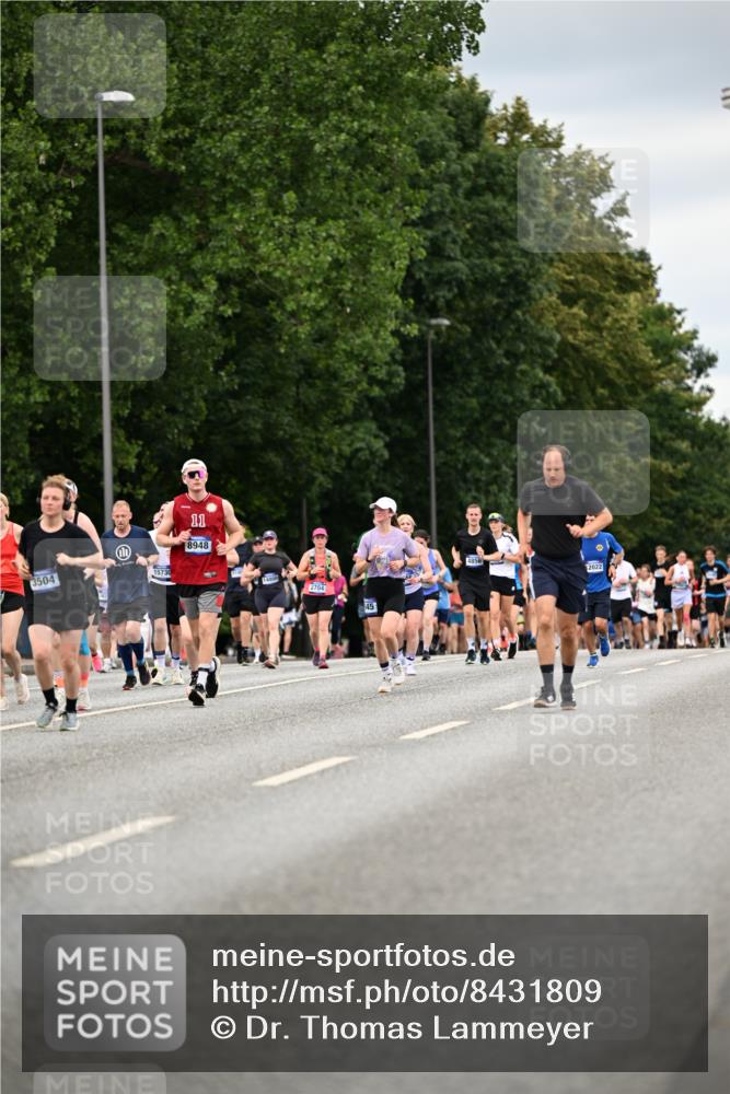 29.06.2025 - hella hamburg halbmarathon Dr. Thomas Lammeyer http://msf.ph/oto/8431809 29.06.2025 10:52:24 Kennedybrücke 1045, 1246, 1434, 1639, 1645, 2148, 2163, 2195, 2407, 2418, 2627, 2882, 2994, 3468, 3504, 3933, 4037, 4588, 4856, 4974, 5886, 6255, 6256, 6879, 7412, 7970, 8310, 8948, 9018, 9356, 9696, 10075, 10777, 10991, 11351 meine-sportfotos.de