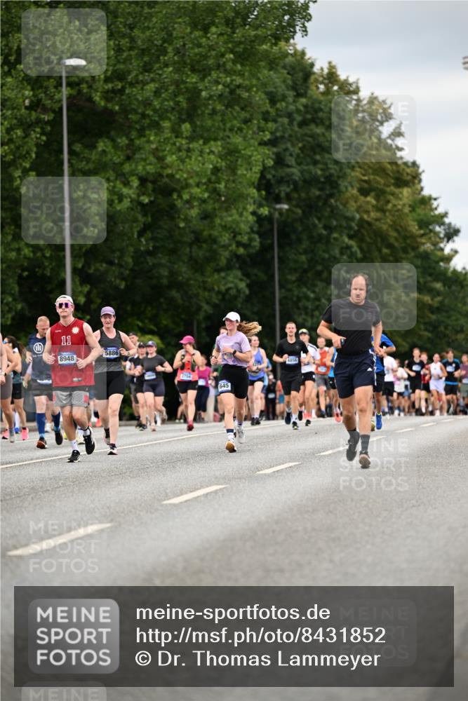 29.06.2025 - hella hamburg halbmarathon Dr. Thomas Lammeyer http://msf.ph/oto/8431852 29.06.2025 10:52:26 Kennedybrücke 1045, 1246, 1434, 1639, 1645, 2148, 2163, 2195, 2407, 2418, 2627, 2704, 2882, 2994, 3468, 3504, 3933, 4037, 4588, 4856, 4974, 5886, 6255, 6256, 6879, 7412, 7970, 8310, 8948, 9018, 9356, 9696, 10075, 10777, 10991, 11351 meine-sportfotos.de