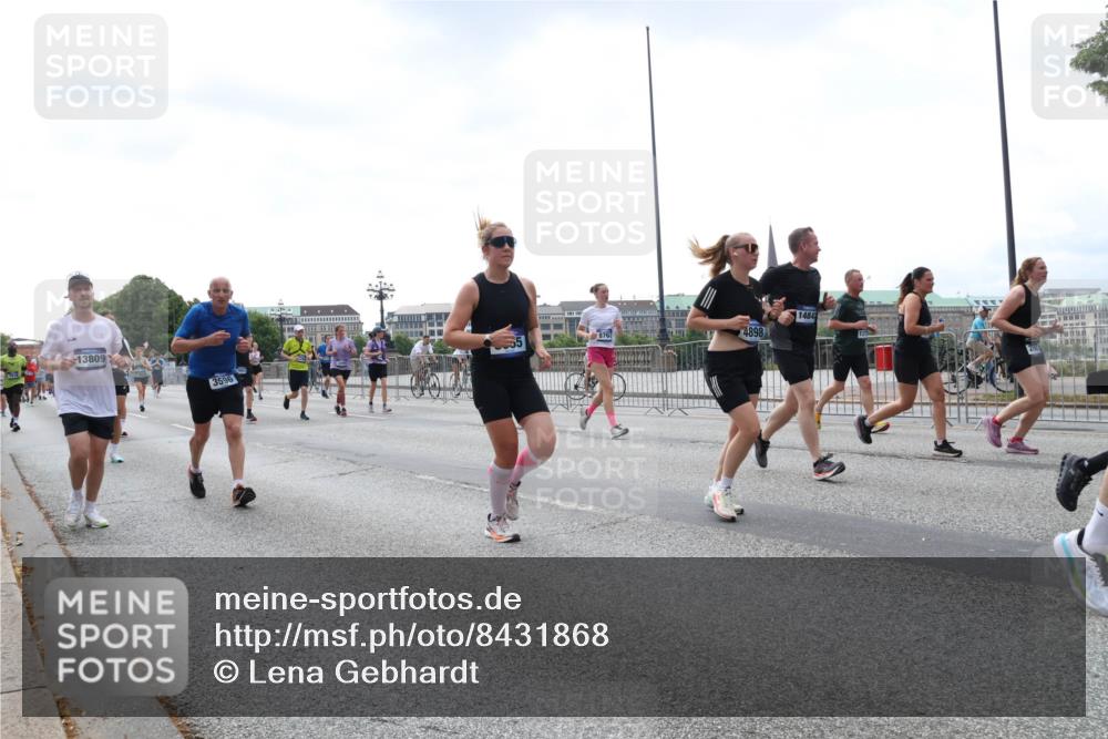 29.06.2025 - hella hamburg halbmarathon Lena Gebhardt http://msf.ph/oto/8431868 29.06.2025 10:44:17 Lombardsbrücke 13809, 3596, 8763, 4898, 1484, 1026, 1095, 1306, 1345, 1459, 1519, 1802, 1804, 2073, 2186, 2343, 2610, 2692, 3065, 3288, 3506, 3596, 4496, 4627, 4636, 4898, 5001, 5127, 5293, 5647, 5649, 5730, 5731, 5890, 5902, 5905, 6002, 6895, 7216, 7326, 7610, 7818, 7842, 8272, 8591, 8763, 8870, 8957, 9073, 9510, 9879, 10006, 10223, 10303, 10304, 10416, 11825, 11955, 12322, 12409, 12803, 12995, 13262, 13288, 13330, 13390, 13906, 14091, 14123, 14350, 14654, 14971 meine-sportfotos.de