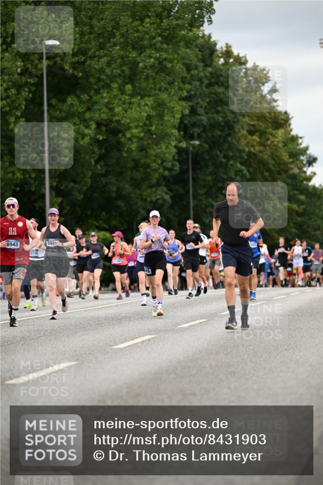29.06.2025 - hella hamburg halbmarathon Dr. Thomas Lammeyer http://msf.ph/oto/8431903 29.06.2025 10:52:27 Kennedybrücke 1045, 1246, 1434, 1639, 1645, 2148, 2163, 2195, 2407, 2418, 2627, 2704, 2882, 2994, 3468, 3504, 3933, 4037, 4588, 4856, 4974, 5886, 6255, 6256, 6879, 7412, 7427, 7970, 8077, 8310, 8948, 9018, 9356, 9696, 10075, 10777, 10991, 11351 meine-sportfotos.de