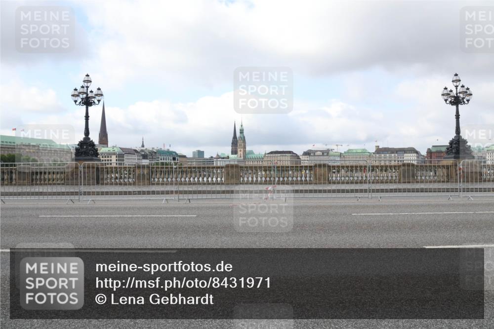 29.06.2025 - hella hamburg halbmarathon Lena Gebhardt http://msf.ph/oto/8431971 29.06.2025 09:00:50 Lombardsbrücke  meine-sportfotos.de