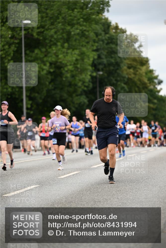 29.06.2025 - hella hamburg halbmarathon Dr. Thomas Lammeyer http://msf.ph/oto/8431994 29.06.2025 10:52:29 Kennedybrücke 1045, 1246, 1434, 1639, 1645, 2148, 2195, 2418, 2627, 2704, 2882, 2994, 3049, 3468, 3504, 3933, 4037, 4588, 4856, 4974, 5886, 6879, 7412, 7427, 7970, 8077, 8310, 8948, 9018, 9696, 9787, 10075, 10991, 11351 meine-sportfotos.de