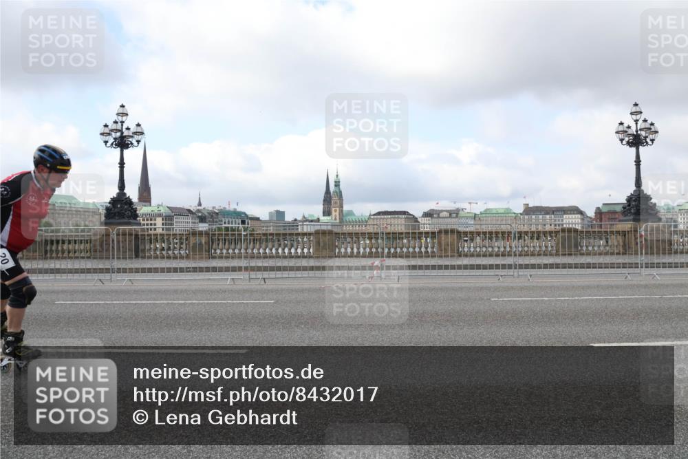 29.06.2025 - hella hamburg halbmarathon Lena Gebhardt http://msf.ph/oto/8432017 29.06.2025 09:00:50 Lombardsbrücke  meine-sportfotos.de