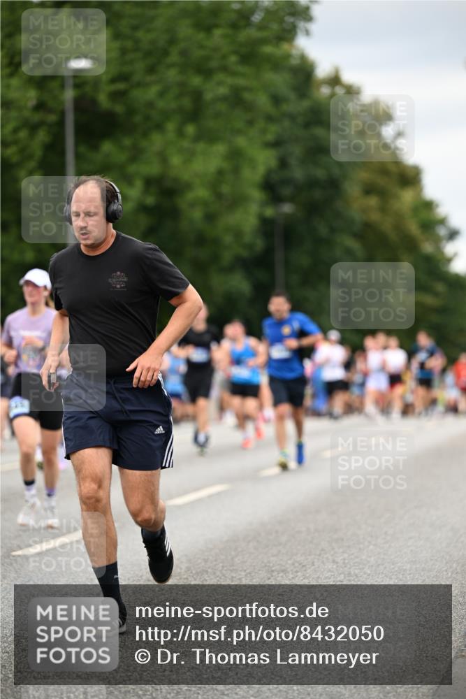 29.06.2025 - hella hamburg halbmarathon Dr. Thomas Lammeyer http://msf.ph/oto/8432050 29.06.2025 10:52:32 Kennedybrücke 1045, 1246, 1434, 1639, 1645, 2148, 2195, 2418, 2627, 2704, 2994, 3049, 3468, 3504, 3933, 4037, 4588, 4856, 5886, 5952, 6950, 7412, 7427, 7970, 8077, 8310, 8948, 9018, 9696, 9787, 10075, 10991, 11351 meine-sportfotos.de