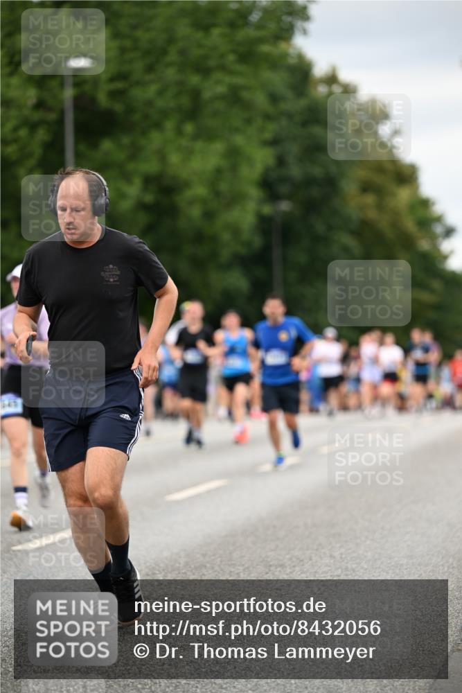 29.06.2025 - hella hamburg halbmarathon Dr. Thomas Lammeyer http://msf.ph/oto/8432056 29.06.2025 10:52:32 Kennedybrücke 1045, 1246, 1434, 1639, 1645, 2148, 2195, 2418, 2627, 2704, 2994, 3049, 3468, 3504, 3933, 4037, 4588, 4856, 5886, 5952, 6950, 7412, 7427, 7970, 8077, 8310, 8948, 9018, 9696, 9787, 10075, 10991, 11351 meine-sportfotos.de