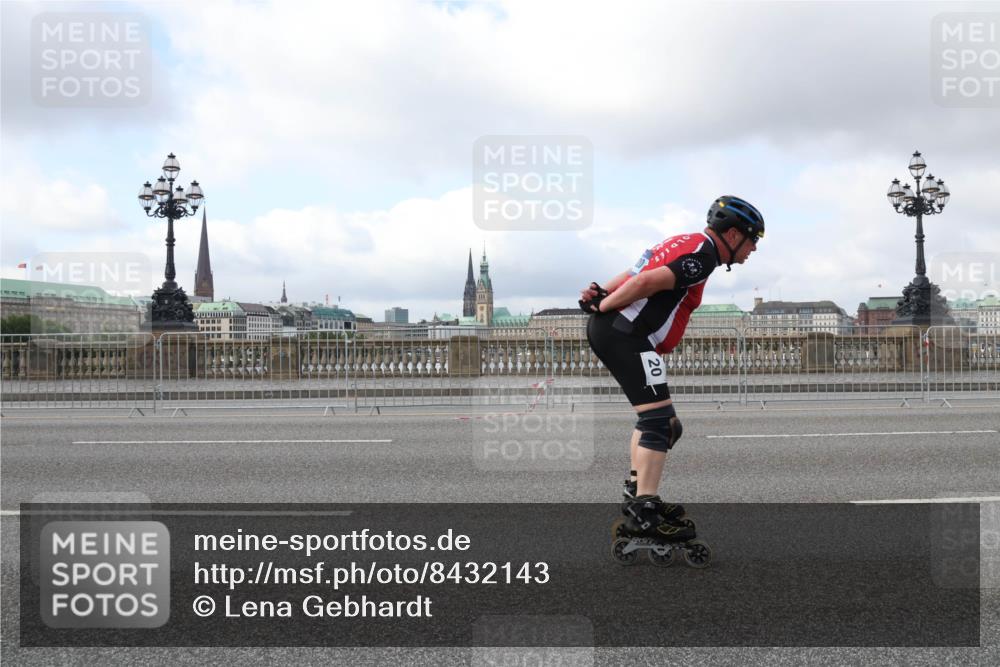 29.06.2025 - hella hamburg halbmarathon Lena Gebhardt http://msf.ph/oto/8432143 29.06.2025 09:00:51 Lombardsbrücke 20 meine-sportfotos.de