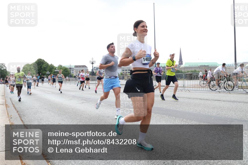 29.06.2025 - hella hamburg halbmarathon Lena Gebhardt http://msf.ph/oto/8432208 29.06.2025 10:44:21 Lombardsbrücke 1519, 7818, 14031, 1026, 1095, 1306, 1345, 1459, 1519, 1802, 1804, 2073, 2186, 2343, 2610, 2692, 3065, 3506, 3596, 4496, 4627, 4636, 4898, 4968, 5001, 5127, 5355, 5647, 5649, 5730, 5731, 5902, 5905, 6002, 6895, 7216, 7326, 7610, 7818, 7842, 8272, 8591, 8763, 8870, 8957, 9073, 9397, 9510, 9536, 9879, 10006, 10223, 10303, 10304, 10416, 11825, 11955, 12322, 12409, 12803, 12995, 13262, 13288, 13330, 13390, 13906, 14091, 14123, 14350, 14654, 14971, 18454, 18459 meine-sportfotos.de