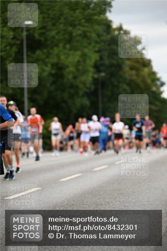 29.06.2025 - hella hamburg halbmarathon Dr. Thomas Lammeyer http://msf.ph/oto/8432301 29.06.2025 10:52:36 Kennedybrücke 1045, 1246, 1463, 1639, 1645, 2148, 2195, 2418, 2627, 2704, 2994, 3049, 3077, 3468, 3504, 3933, 4037, 4588, 4856, 5886, 5952, 6950, 7412, 7427, 7970, 8077, 8310, 8948, 9018, 9696, 9775, 9787, 10366, 10991, 11351 meine-sportfotos.de