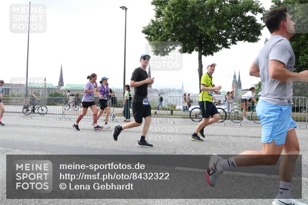 29.06.2025 - hella hamburg halbmarathon Lena Gebhardt http://msf.ph/oto/8432322 29.06.2025 10:44:22 Lombardsbrücke 124, 1465, 1026, 1095, 1306, 1345, 1459, 1519, 1802, 1804, 2186, 2343, 2610, 2692, 3065, 3506, 3596, 4215, 4496, 4627, 4636, 4898, 4968, 5001, 5127, 5355, 5647, 5649, 5730, 5731, 5902, 5905, 6002, 6895, 7216, 7326, 7610, 7818, 7842, 8272, 8591, 8763, 8870, 8957, 9073, 9397, 9510, 9536, 9879, 10006, 10223, 10303, 10304, 10416, 11825, 11955, 12322, 12409, 12803, 12995, 13262, 13288, 13330, 13390, 13906, 14091, 14123, 14350, 14654, 14971, 18454, 18459 meine-sportfotos.de