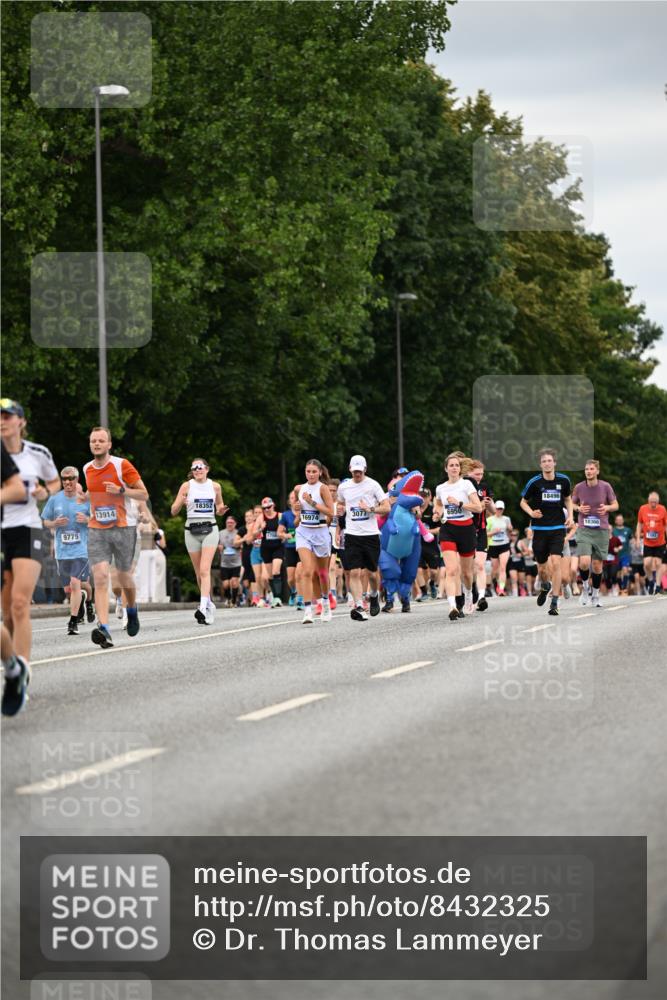 29.06.2025 - hella hamburg halbmarathon Dr. Thomas Lammeyer http://msf.ph/oto/8432325 29.06.2025 10:52:37 Kennedybrücke 1045, 1246, 1463, 1639, 1645, 2148, 2195, 2627, 2704, 2994, 3049, 3077, 3468, 3504, 3933, 4037, 4588, 4856, 5886, 5952, 6950, 7412, 7427, 7970, 8077, 8310, 8948, 9696, 9775, 9787, 10366, 10991, 11351 meine-sportfotos.de