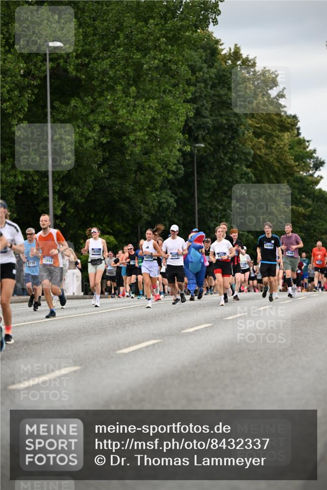 29.06.2025 - hella hamburg halbmarathon Dr. Thomas Lammeyer http://msf.ph/oto/8432337 29.06.2025 10:52:37 Kennedybrücke 1045, 1246, 1463, 1639, 1645, 2148, 2195, 2627, 2704, 2994, 3049, 3077, 3468, 3504, 3933, 4037, 4588, 4856, 5886, 5952, 6950, 7412, 7427, 7970, 8077, 8310, 8948, 9696, 9775, 9787, 10366, 10991, 11351 meine-sportfotos.de