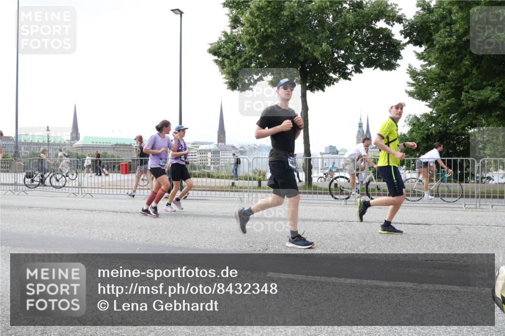 29.06.2025 - hella hamburg halbmarathon Lena Gebhardt http://msf.ph/oto/8432348 29.06.2025 10:44:23 Lombardsbrücke 1245, 1465, 1095, 1306, 1345, 1459, 1519, 1802, 1804, 2186, 2343, 2610, 2692, 3065, 3506, 3596, 4215, 4496, 4627, 4636, 4898, 4968, 5001, 5127, 5355, 5647, 5649, 5730, 5731, 5902, 5905, 6002, 6895, 7216, 7326, 7610, 7818, 7842, 8272, 8591, 8763, 8870, 8957, 9073, 9397, 9510, 9536, 9879, 10006, 10223, 10303, 10304, 10416, 11825, 11955, 12322, 12409, 12803, 12995, 13262, 13288, 13330, 13390, 13906, 14091, 14123, 14350, 14654, 14971, 18454, 18459 meine-sportfotos.de