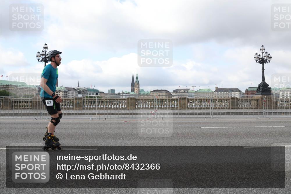 29.06.2025 - hella hamburg halbmarathon Lena Gebhardt http://msf.ph/oto/8432366 29.06.2025 09:00:56 Lombardsbrücke 62 meine-sportfotos.de