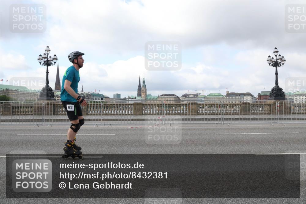 29.06.2025 - hella hamburg halbmarathon Lena Gebhardt http://msf.ph/oto/8432381 29.06.2025 09:00:57 Lombardsbrücke 62 meine-sportfotos.de