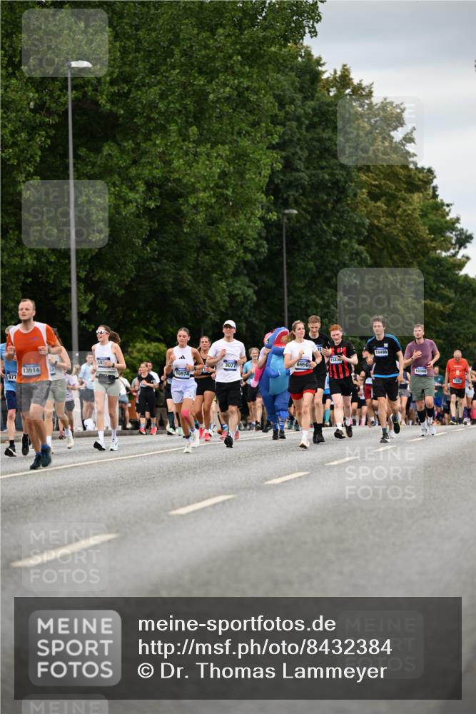 29.06.2025 - hella hamburg halbmarathon Dr. Thomas Lammeyer http://msf.ph/oto/8432384 29.06.2025 10:52:38 Kennedybrücke 1045, 1246, 1463, 1639, 1645, 2148, 2195, 2627, 2704, 2994, 3049, 3077, 3468, 3504, 3933, 4037, 4588, 4856, 5886, 5952, 6950, 7412, 7427, 7970, 8077, 8310, 8948, 9696, 9775, 9787, 10366, 10991, 11351 meine-sportfotos.de