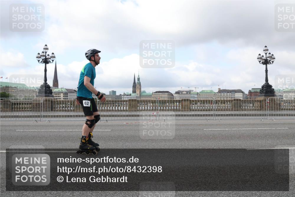 29.06.2025 - hella hamburg halbmarathon Lena Gebhardt http://msf.ph/oto/8432398 29.06.2025 09:00:57 Lombardsbrücke 62 meine-sportfotos.de