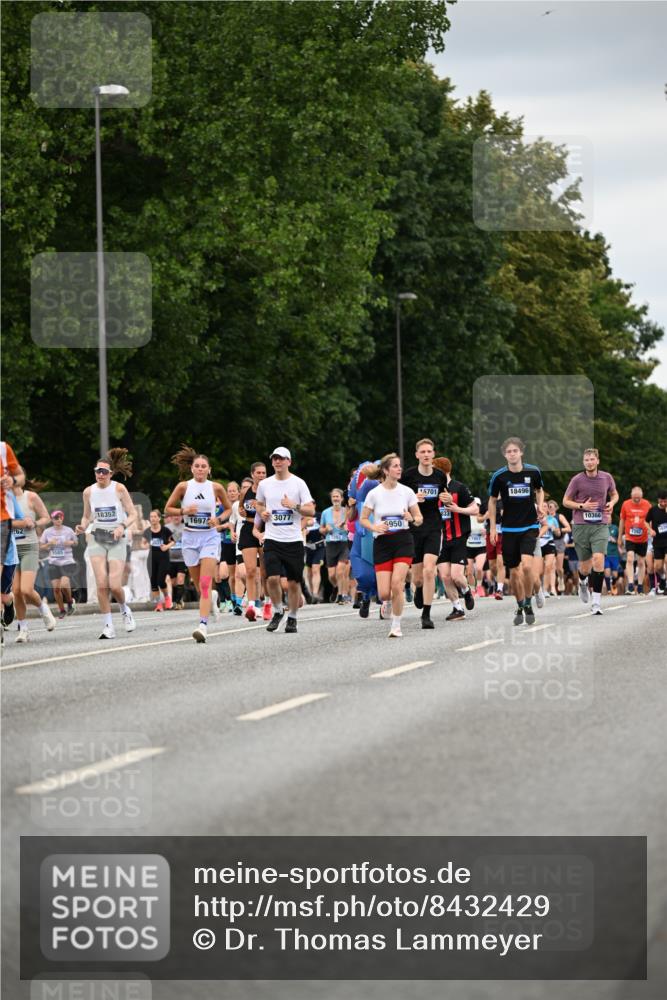 29.06.2025 - hella hamburg halbmarathon Dr. Thomas Lammeyer http://msf.ph/oto/8432429 29.06.2025 10:52:39 Kennedybrücke 1045, 1246, 1463, 1639, 1645, 2148, 2627, 2704, 2994, 3049, 3077, 3468, 3504, 3933, 4037, 4588, 4856, 5714, 5886, 5952, 6950, 7412, 7427, 7970, 8077, 8310, 8948, 9696, 9775, 9787, 10366, 10991, 11351 meine-sportfotos.de