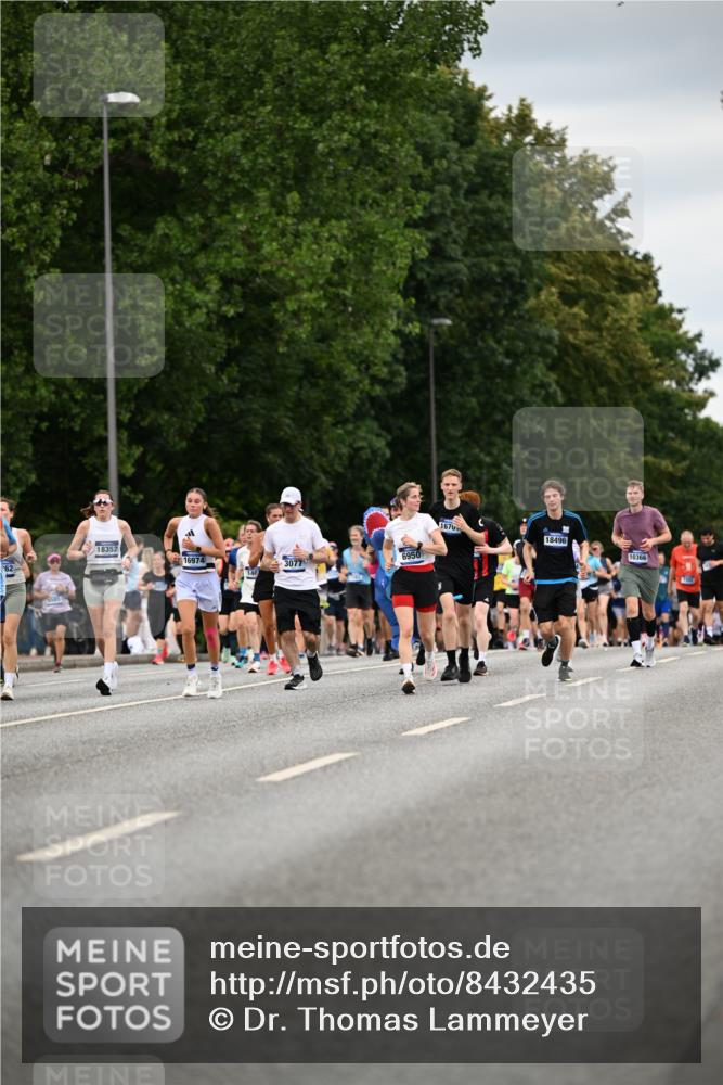 29.06.2025 - hella hamburg halbmarathon Dr. Thomas Lammeyer http://msf.ph/oto/8432435 29.06.2025 10:52:39 Kennedybrücke 1045, 1246, 1463, 1639, 1645, 2148, 2627, 2704, 2994, 3049, 3077, 3468, 3504, 3933, 4037, 4588, 4856, 5714, 5886, 5952, 6950, 7412, 7427, 7970, 8077, 8310, 8948, 9696, 9775, 9787, 10366, 10991, 11351 meine-sportfotos.de