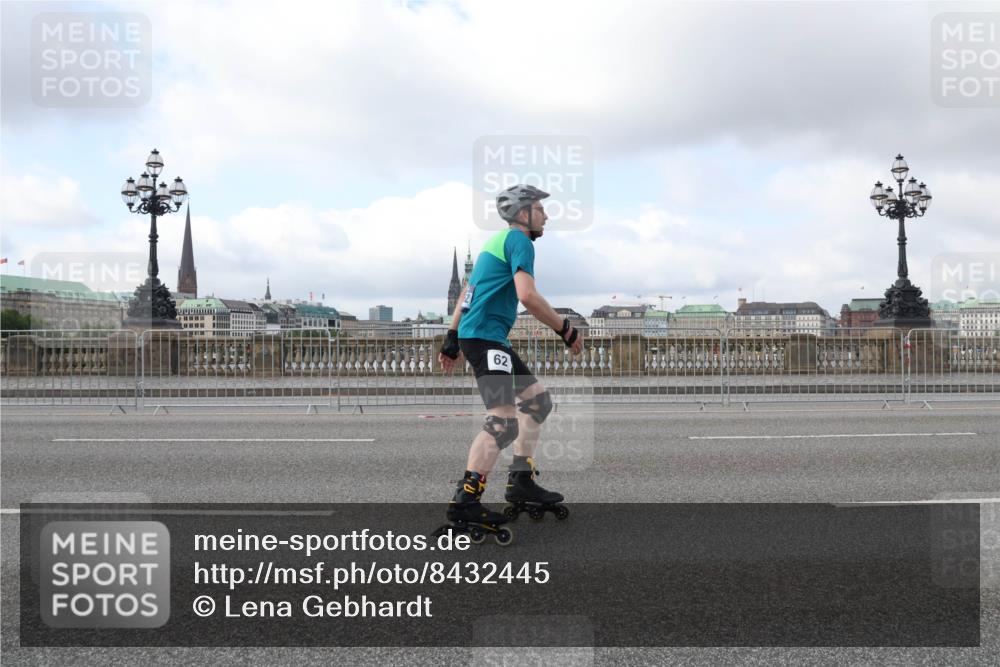 29.06.2025 - hella hamburg halbmarathon Lena Gebhardt http://msf.ph/oto/8432445 29.06.2025 09:00:57 Lombardsbrücke 62 meine-sportfotos.de
